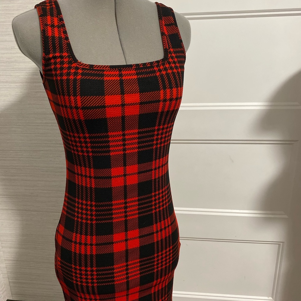 SHEIN Red and Black Plaid Midi Dress